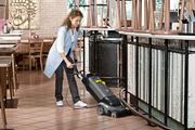 Компактна підлогомийна-усмоктувальна машина Karcher BR 30-4 C + MF