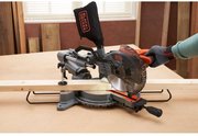 Пила торцювальна мережева BLACK+DECKER BES701