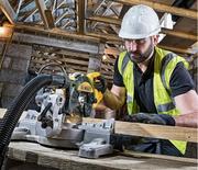 Пила торцювальна DeWALT DWS773