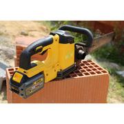 Акумуляторна пила DeWALT XR FLEXVOLT DCS396N (без акумулятора і ЗП)