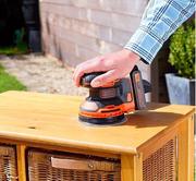 Акумуляторна кутова шліфувальна машина Black   Decker BDCROS18-QW