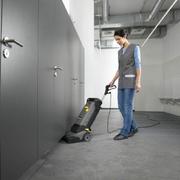 Компактна підлогомийна-усмоктувальна машина Karcher BR 30-4 C + MF