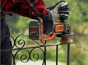Акумуляторна кутова шліфувальна машина BLACK + DECKER BCG720M1