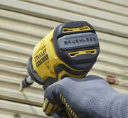 Акумуляторний ударний гайкокрут Stanley FatMax SBF810D2K