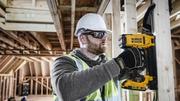 Степлер скобозабивний DeWALT DCN701D2