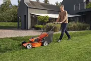 Акумуляторна газонокосарка Husqvarna LC 142iS (9705419-01) (без АКБ та ЗП)