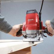 Фрезер Makita M3600