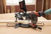 Торцювальна пилка BLACK+DECKER BES701