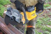 Пила відрізна DeWALT DCS690N