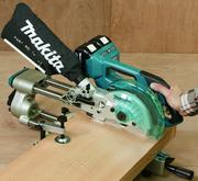 Акумуляторна пила торцювальна Makita DLS714RT2