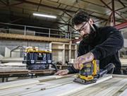 Шліфмашина вібраційна DeWALT DCW200P2, чемодан