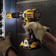 Дриль-шуруповерт акумуляторний DeWALT DCD790P2