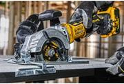 Пила дискова акумуляторна безщітковий компактна DeWALT DCS571NT