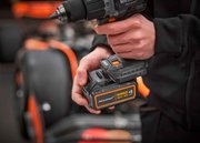Дриль-шурупокрут ударний McLaren F1 TEAM LIMITED EDITION DeWALT DCD85MM2T