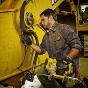 Пістолет маcляний DeWALT DCGG571NK