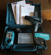 Акумуляторний шурупокрут Makita DF330DWE