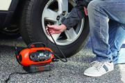 Компресор портативний Black   Decker BDCINF18N-QS