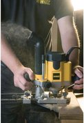 Фрезер мережевий DeWALT DW621