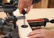 Торцювальна пилка BLACK+DECKER BES701