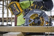 Пила дискова акумуляторна DeWALT DCS578NT