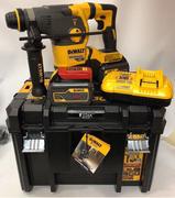 Перфоратор акумуляторний DeWALT SDS PLUS DCH323T2