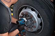 Акумуляторний ударний гайковерт Bosch GDS 18V-1050 H Professional (06019J8502)