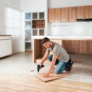 Акумуляторний шурупокрут та ліхтарик Bosch GSR 120-LI + GLI 12V-300 (06019G8004)