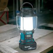 Акумуляторний радіоприймач з ліхтарем Makita DMR055 (без АКБ та ЗП)