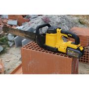 Акумуляторна пила DeWALT XR FLEXVOLT DCS396N (без акумулятора і ЗП)