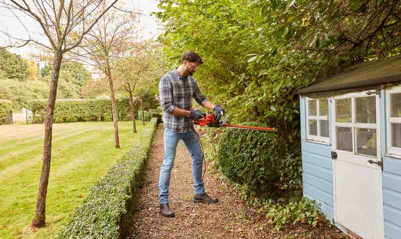 Кущоріз електричний BLACK+DECKER BEHTS401