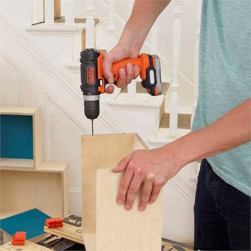 Дриль-шурупокрут акумуляторний BLACK+DECKER BDCDD12USB