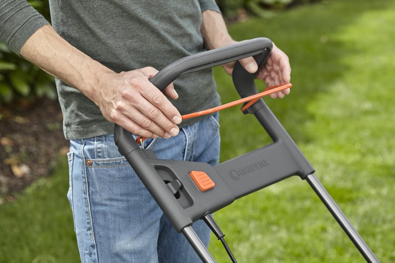 Електрична газонокосарка Gardena PowerMax 1800/42 з мульчуванням (05042-20)