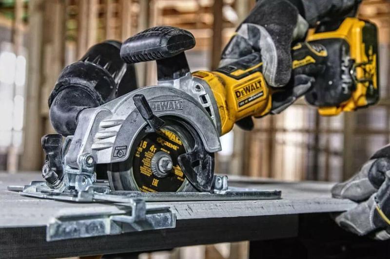 Пила дискова акумуляторна безщіткова DeWALT DCS571NT+DCB187