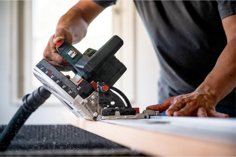 Акумуляторна погружная дискова пилка Metabo KT 18 LTX 66 BL LiHD 2x8.0 Ah АКБ, metaBOX (601866810)