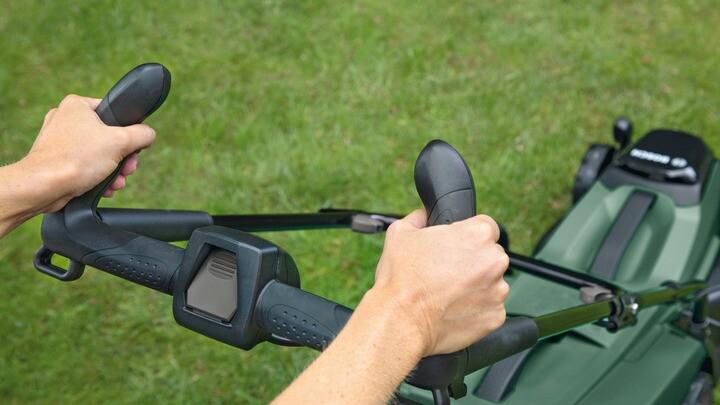 Акумуляторна газонокосарка Bosch CityMower 18V-32-300 (06008B9A07)