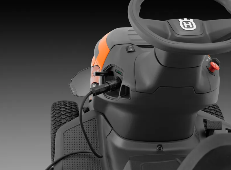 Акумуляторний садовий трактор Husqvarna TS 100i (9707451-01)