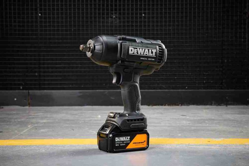 Гайкокрут ударний акумуляторний безщітковий McLaren F1 TEAM SPECIAL EDITION DeWALT DCF99MP2T