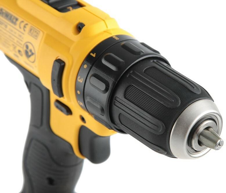 Дриль-шурупокрут DeWALT DCD710C2