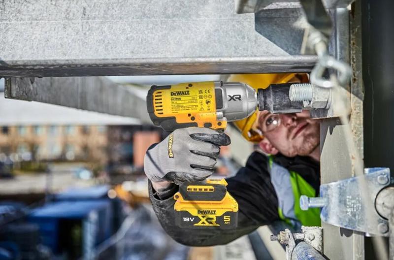 Гайкокрут ударний DeWalt DCF900P2T