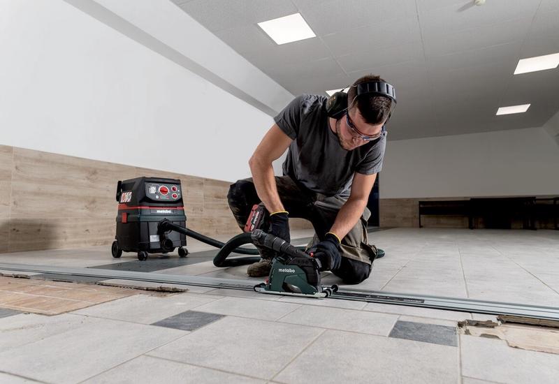 Акумуляторна кутова шліфувальна машина Metabo WVB 18 LT BL 11-125 Quick (613057840) (без АКБ та ЗП)