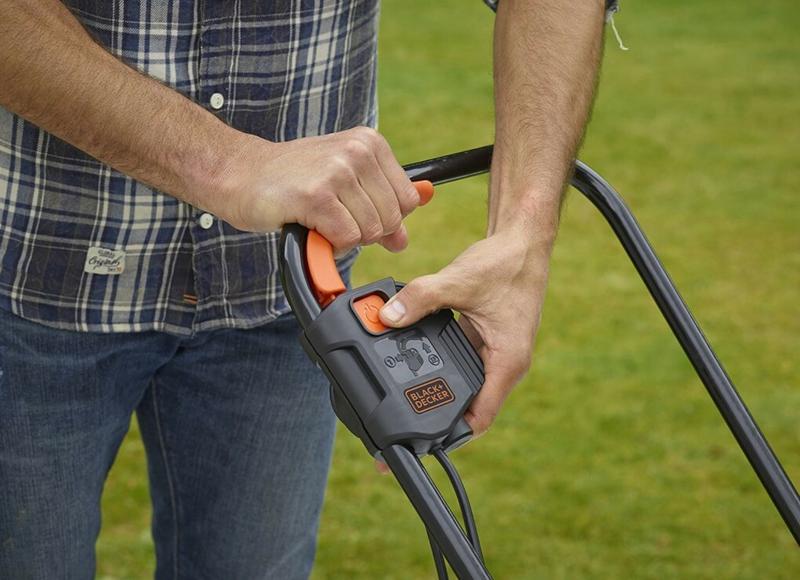 Газонокосарка електрична BLACK   DECKER BEMW451
