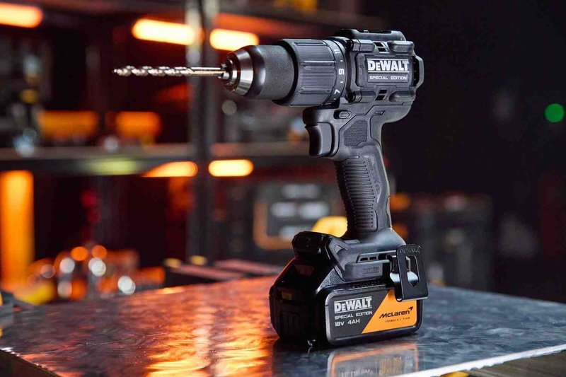 Дриль-шурупокрут ударний McLaren F1 TEAM SPECIAL EDITION DeWALT DCD86MM2T