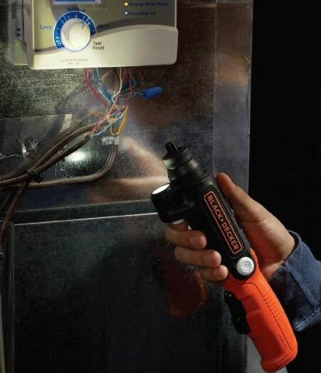 Акумуляторна викрутка BLACK   DECKER BDCSFL20C