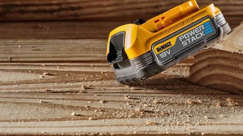 Набір акумуляторних батарей PowerStack DeWalt DCBP034E2