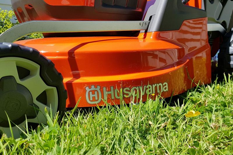Акумуляторна газонокосарка Husqvarna LC 347VLi (без акумулятора і ЗП)