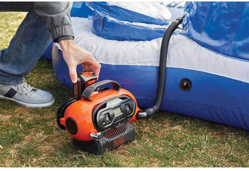 Компресор автомобільний акумуляторний BLACK+DECKER BDCINF18N
