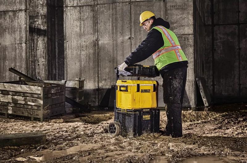 Ящик DeWALT DWST83294-1 TOUGHSYSTEM 2.0, 555х375х317 мм