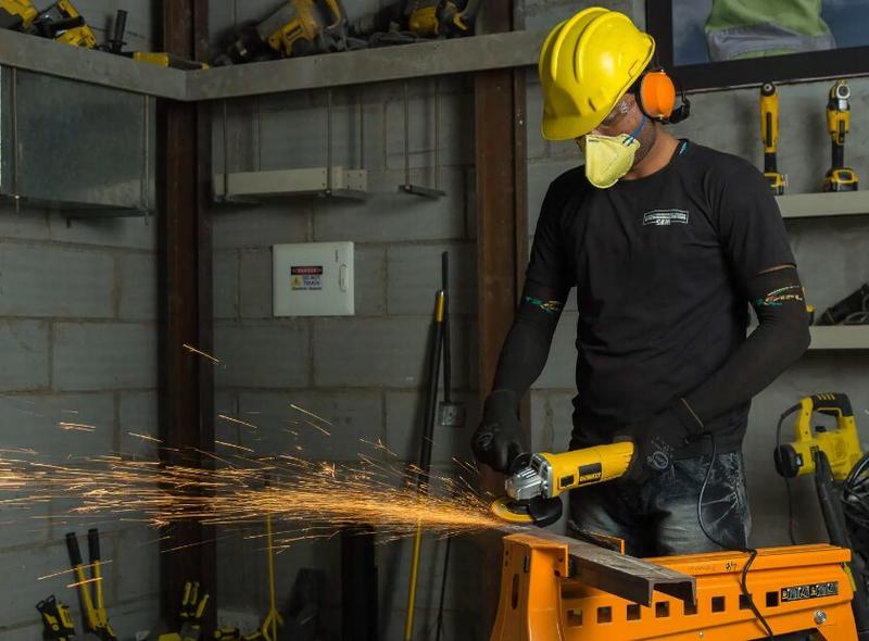 Шліфмашина кутова DeWalt DWE4119
