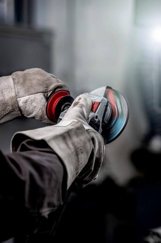 Акумуляторна кутова шліфувальна машина Metabo WB 18 LT BL 11-125 Quick (613054840) (без АКБ та ЗП)