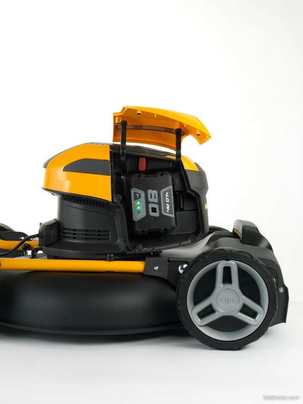 Акумуляторна газонокосарка Stiga MultiClip 47 AE